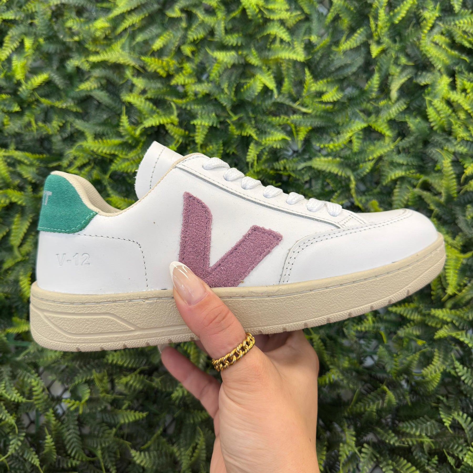 Tênis V-12 Cadarço Branco, Roxo e Verde Couro Legítimo