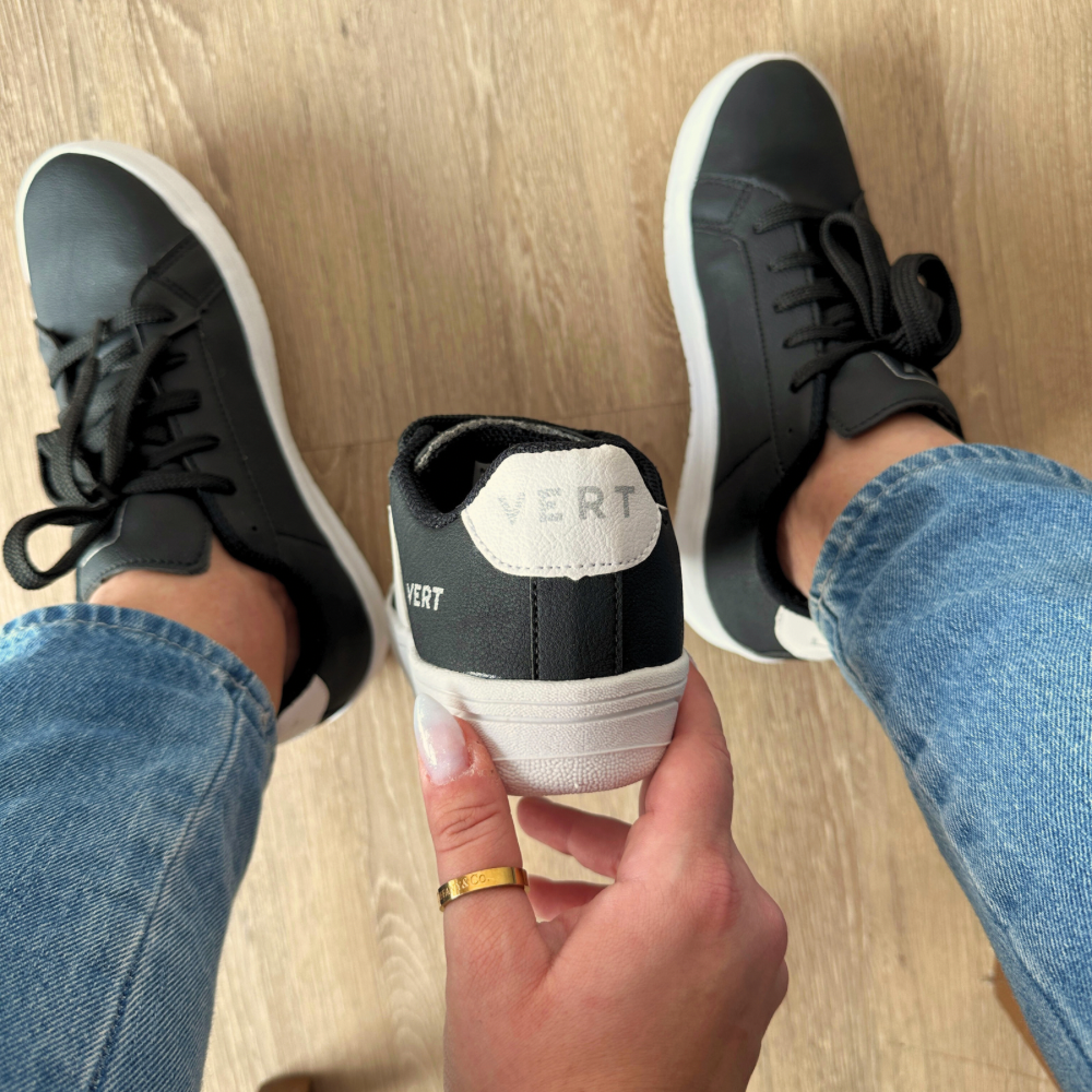Tênis V-12 Cadarço Preto e Branco