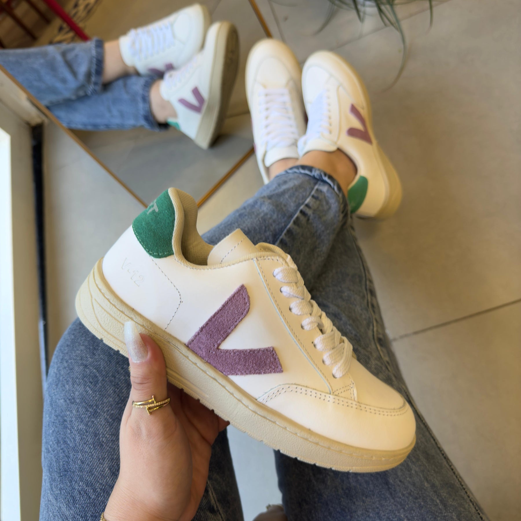 Tênis V-12 Cadarço Branco, Roxo e Verde Couro Legítimo