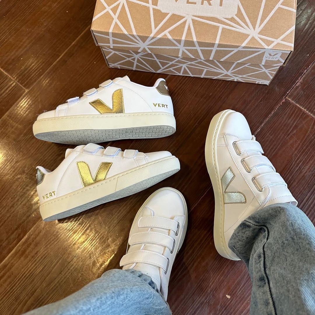 Tênis Velcro Branco e Dourado Premium
