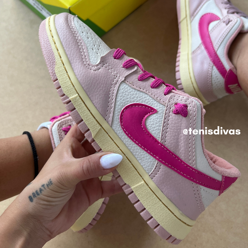 Nike sb hot sale shoes womens pink