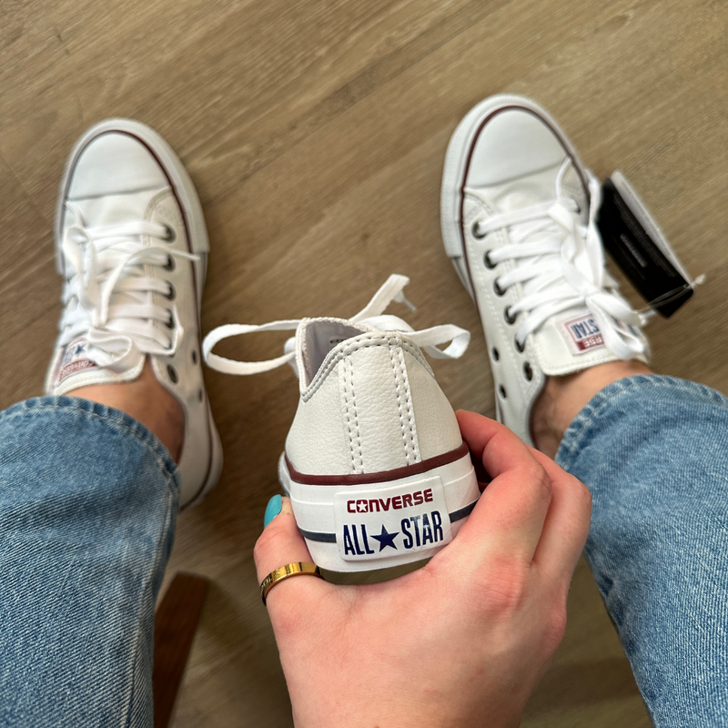 All star branco e online vermelho couro