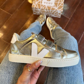 Tênis Velcro Dourado e Branco Premium