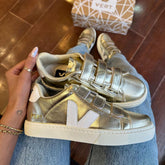 Tênis Velcro Dourado e Branco Premium
