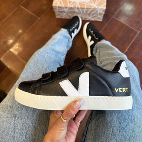 Tênis Velcro Preto e Branco Premium