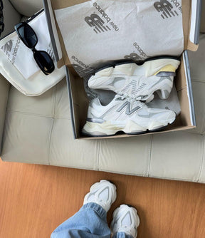 Tênis New Balance 9060 Sea Salt Branco Couro Legítimo