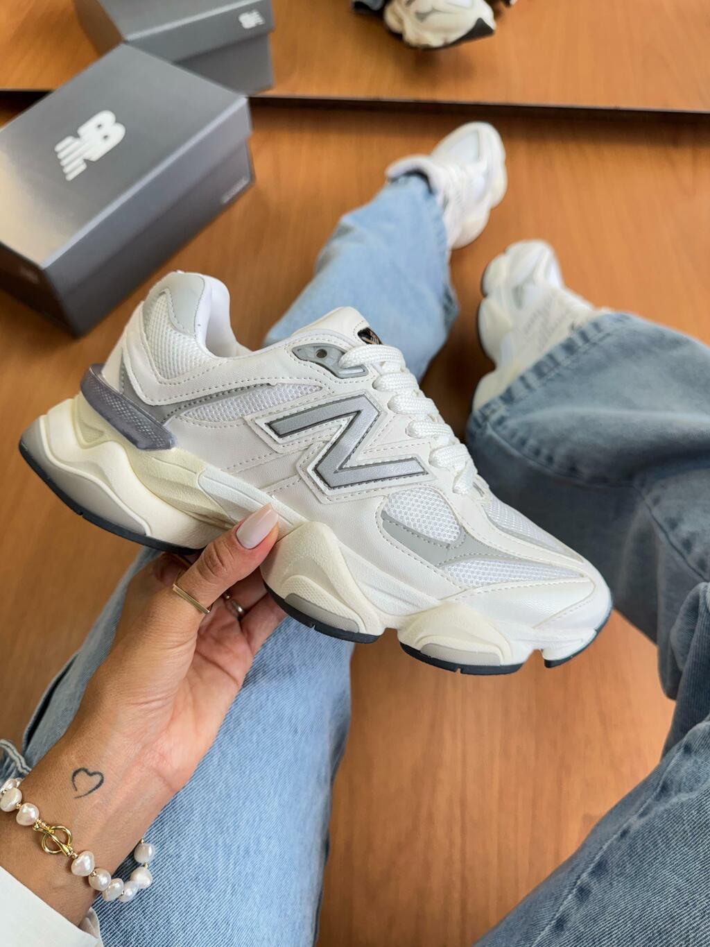 Tênis New Balance 9060 Sea Salt Branco Couro Legítimo