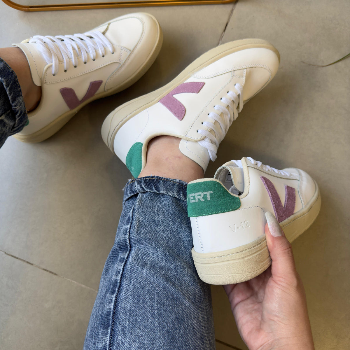 Tênis  V-12 Cadarço Branco, Roxo e Verde Couro Legítimo