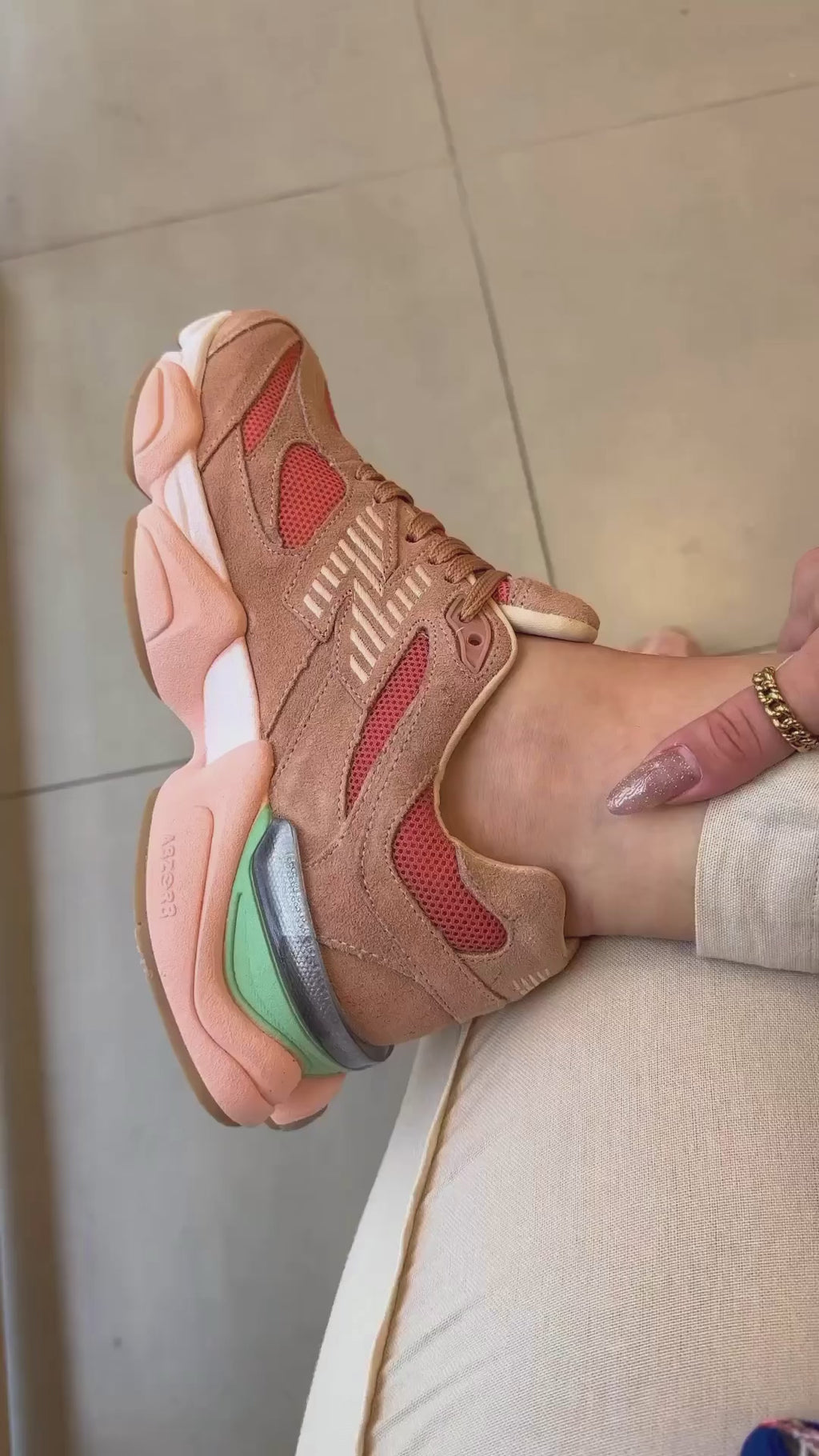 Tênis New Balance 9060 Sea Salt Colorway Couro Legítimo